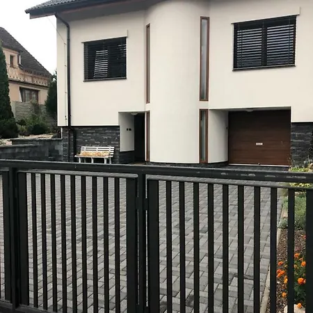 Podkrovni Apartman V Soukromi S Fitness Na Venkove *