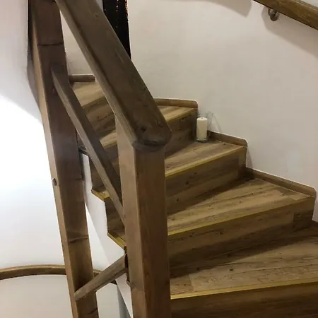 Podkrovni Apartman V Soukromi S Fitness Na Venkove Kamenný Újezd